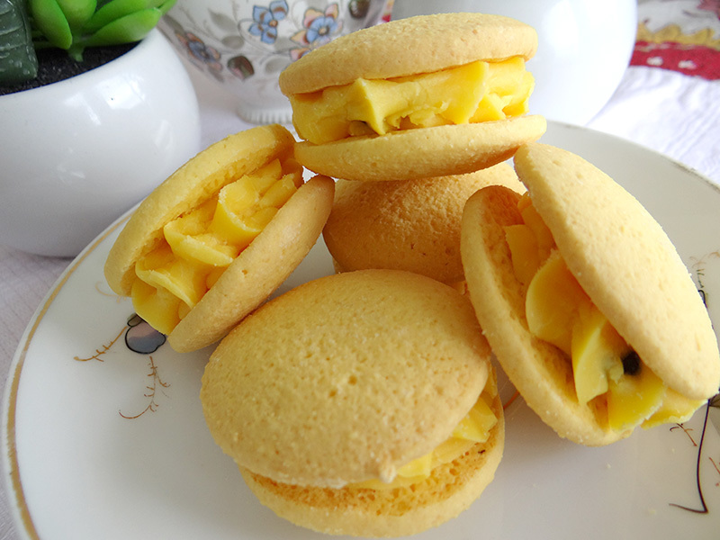 Passionfruit Cream Biscuits 350g by Bush Cookies