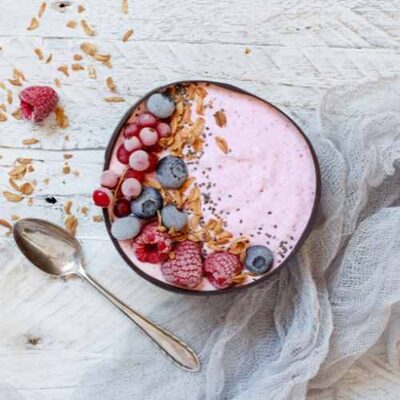Boost your Brekkie: 8 Awesome Smoothie Bowl Toppings