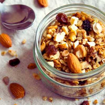 Low Carb Granola vs Traditional Granola - What's the Difference?